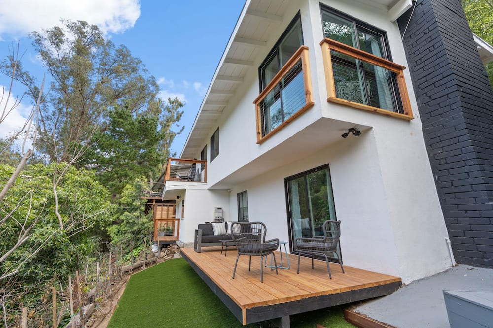 Photo of Outdoor in Beachwood Canyon