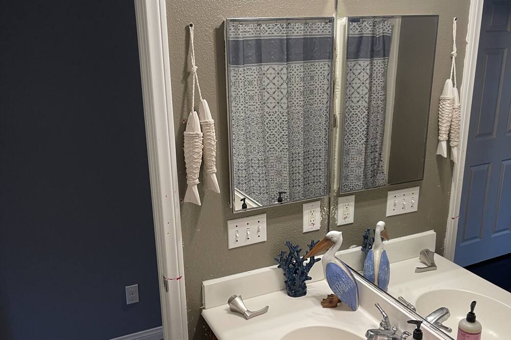 Photo of Bathroom in Banning