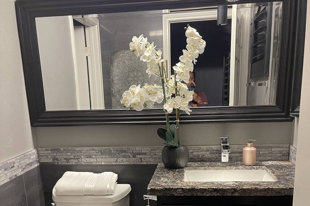 Photo of Bathroom in Banning