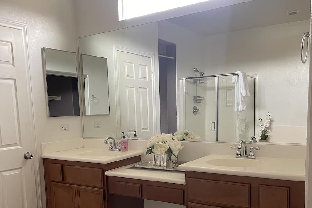 Photo of Bathroom in Banning