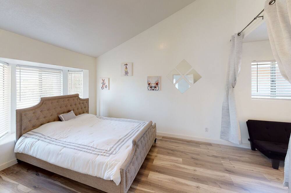 Photo of Bedroom in North Tustin