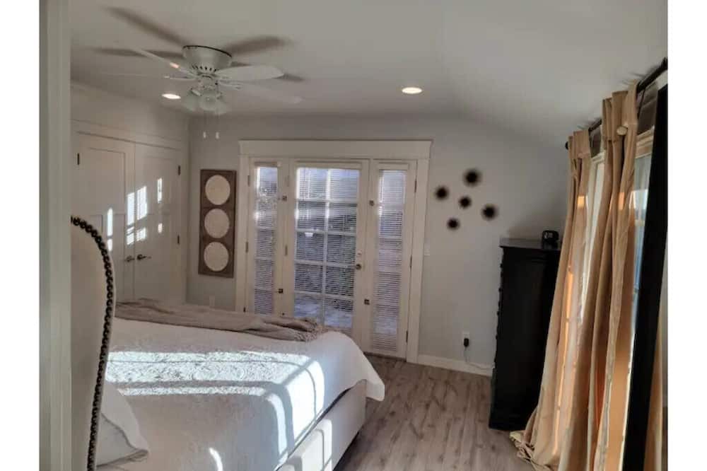 Photo of Bedroom in Whittier