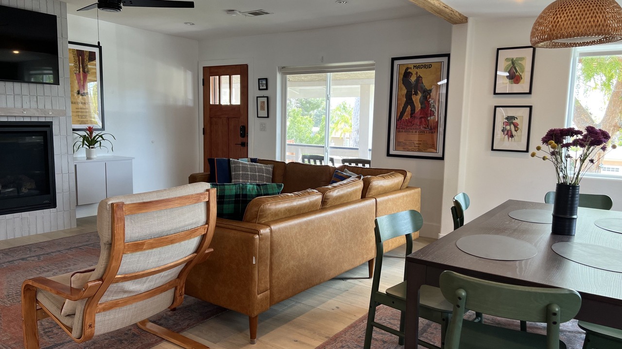 Photo of Livingroom in Altadena