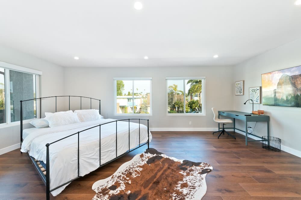 Photo of Bedroom in Westside Costa Mesa