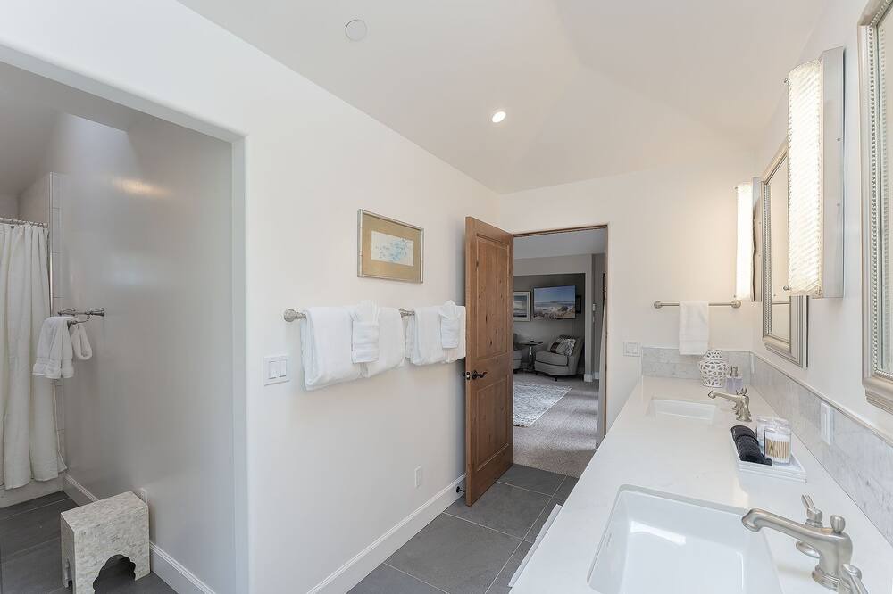 Photo of Bathroom in Hatton Fields