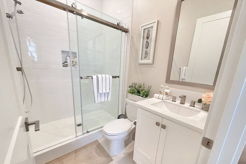 Photo of Bathroom in Portola Springs