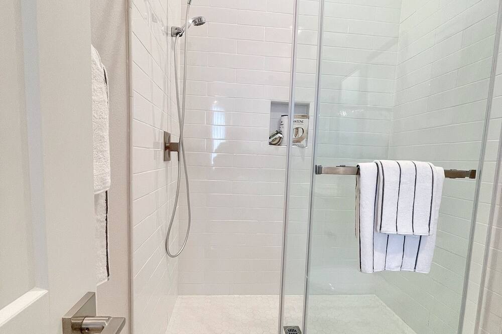 Photo of Bathroom in Portola Springs