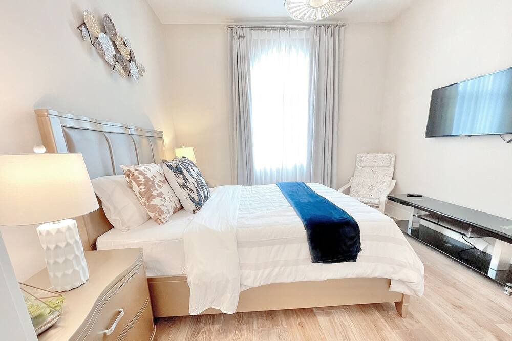 Photo of Bedroom in Portola Springs