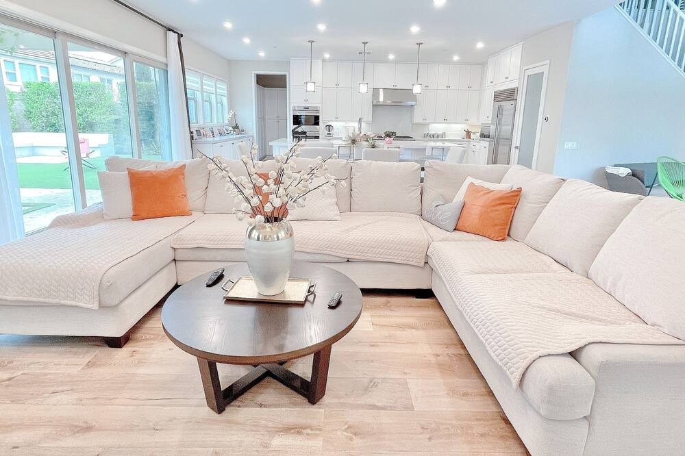 Photo of Livingroom in Portola Springs