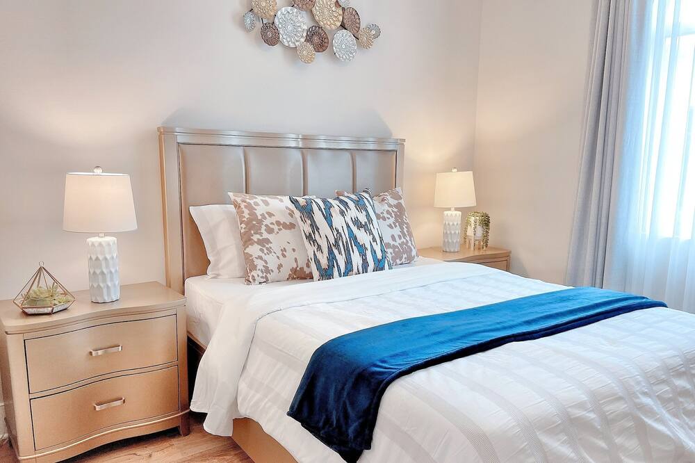 Photo of Bedroom in Portola Springs