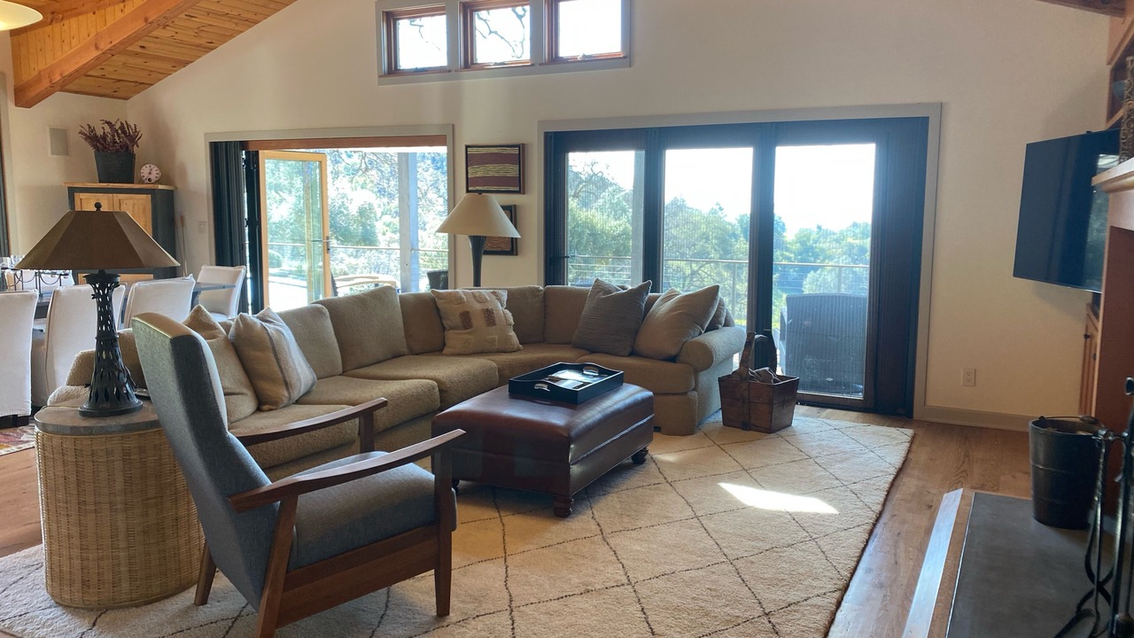 Photo of Livingroom in Geyserville