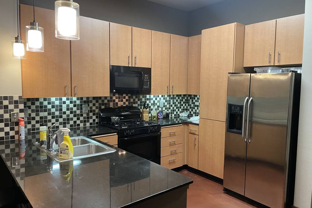 Photo of Kitchen in Warner Center