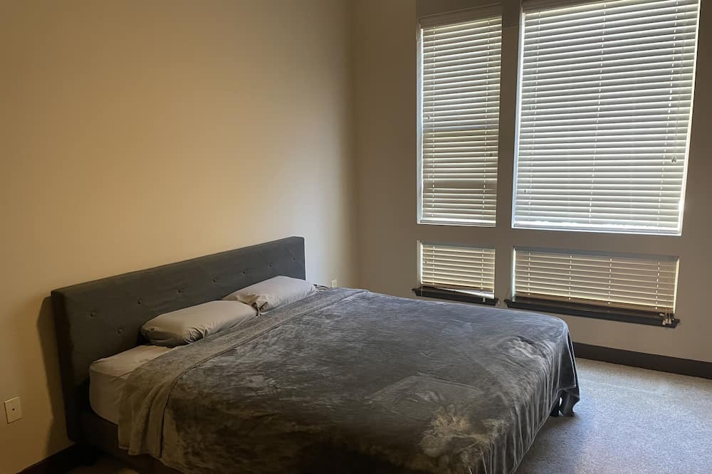 Photo of Bedroom in Warner Center
