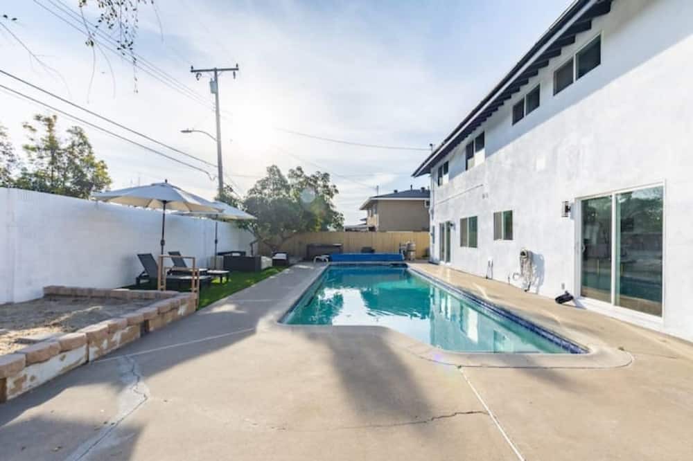 Photo of Outdoor in East Whittier