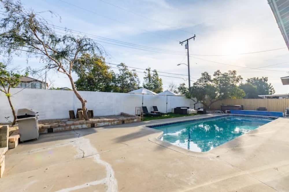 Photo of Outdoor in East Whittier
