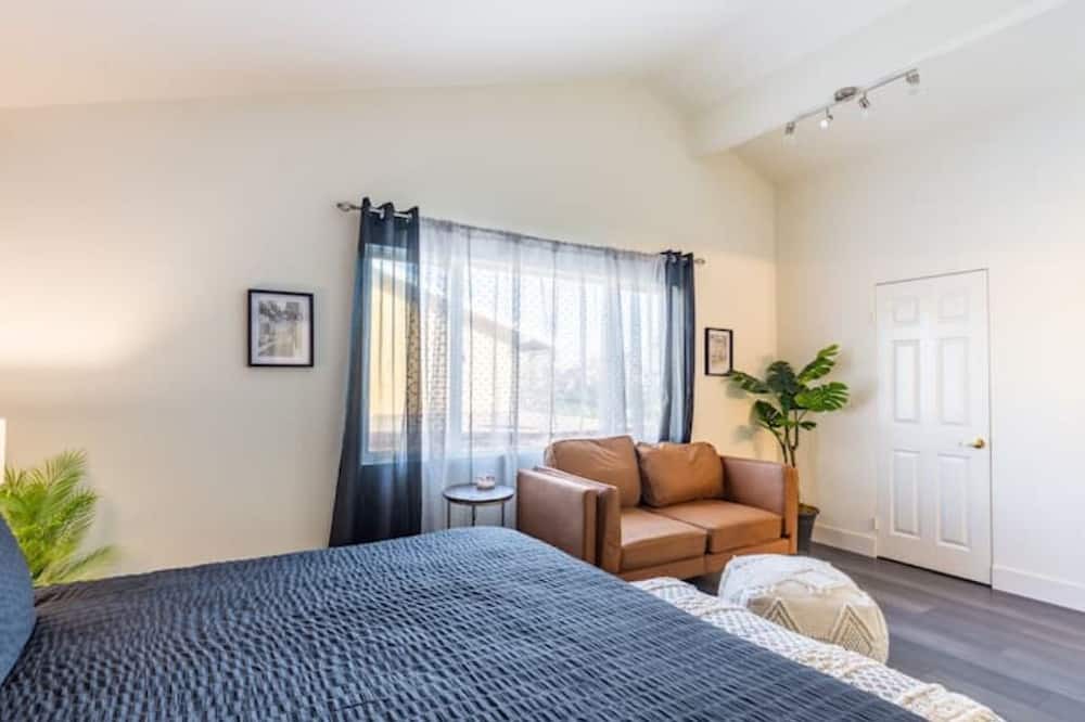 Photo of Bedroom in East Whittier