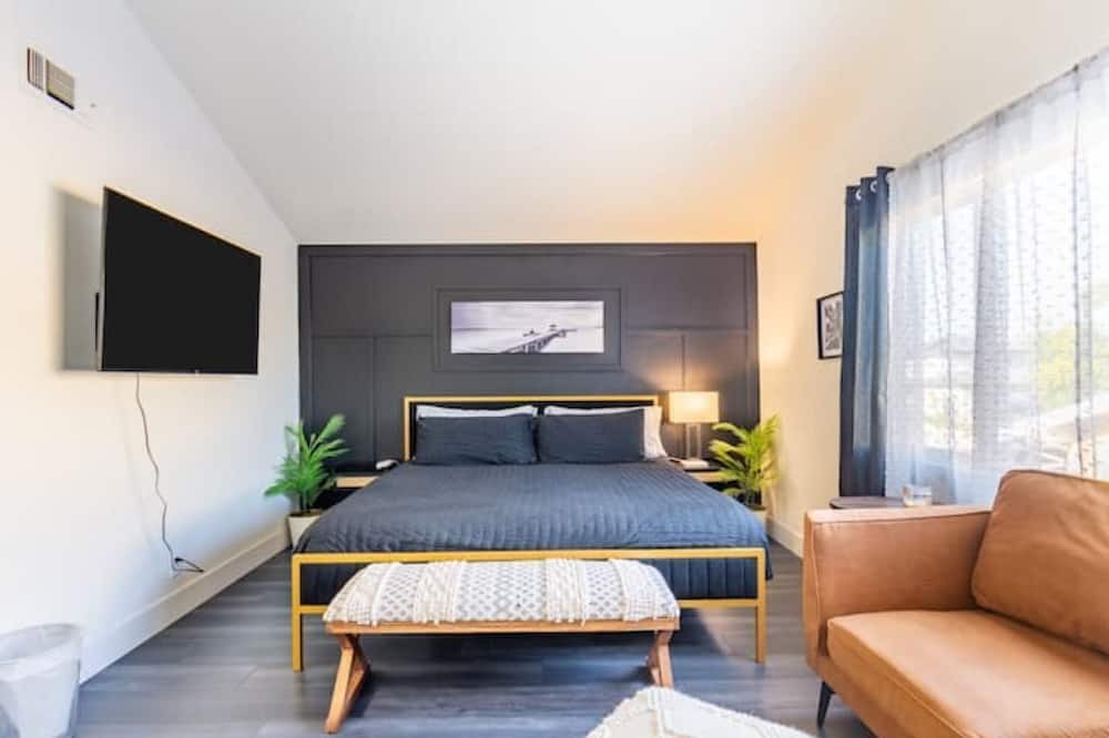 Photo of Bedroom in East Whittier