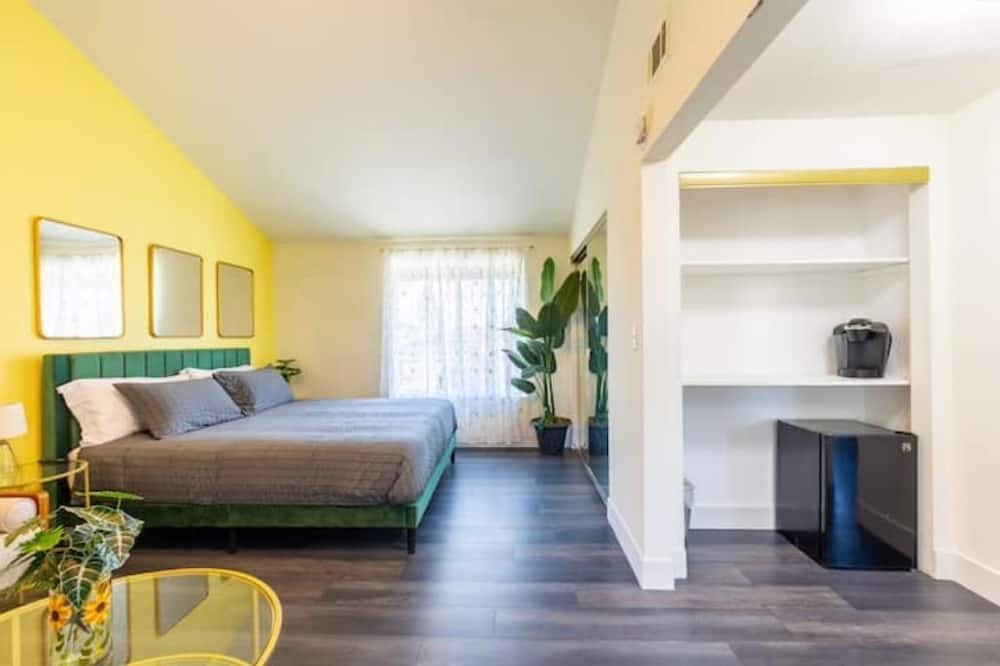 Photo of Bedroom in East Whittier