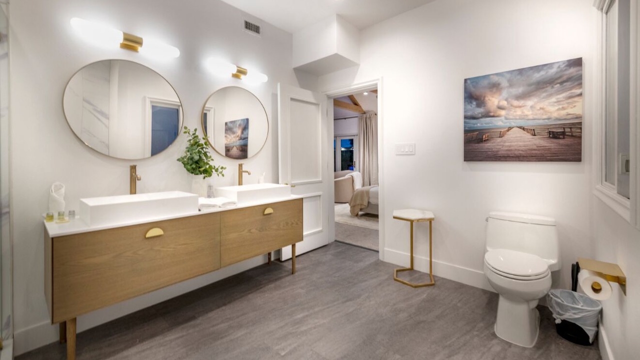 Photo of Bathroom in Silver Strand