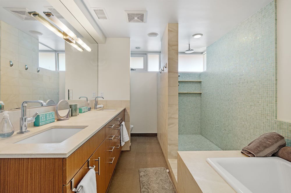 Photo of Bathroom in El Porto