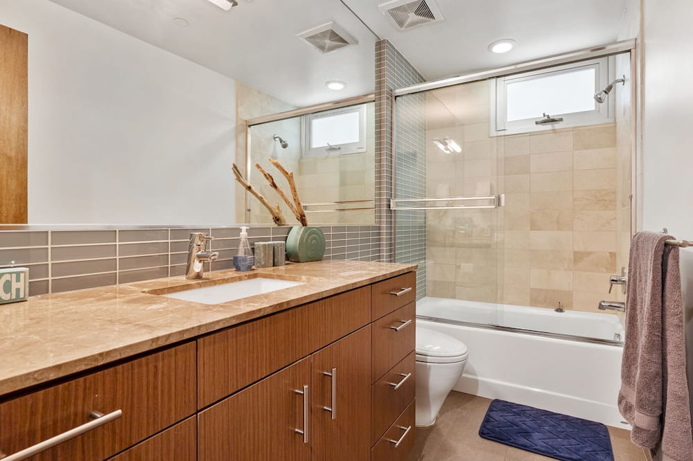 Photo of Bathroom in El Porto