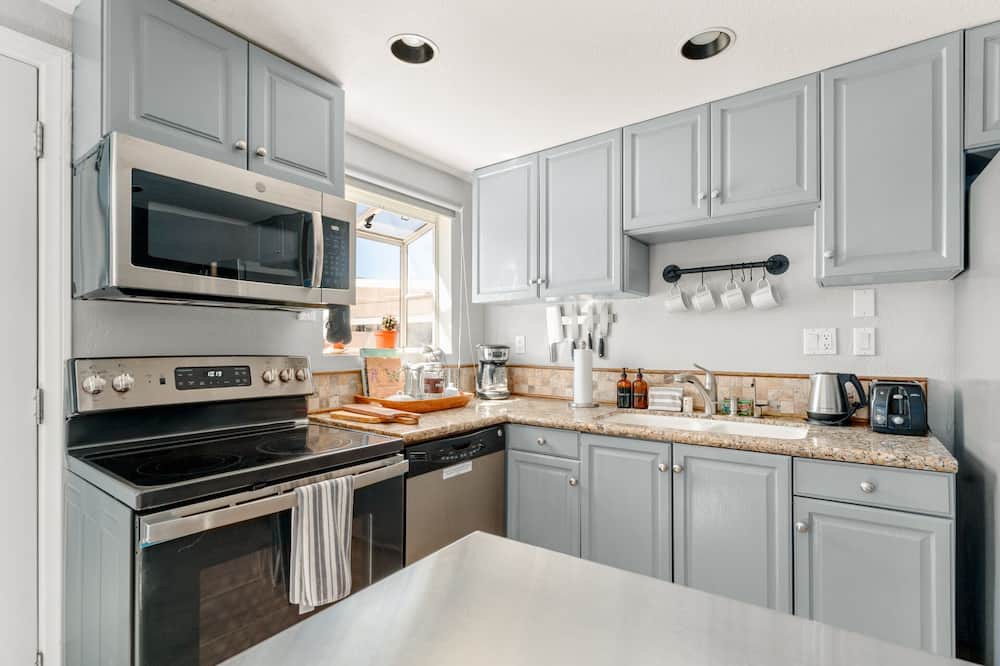 Photo of Kitchen in Morongo Valley
