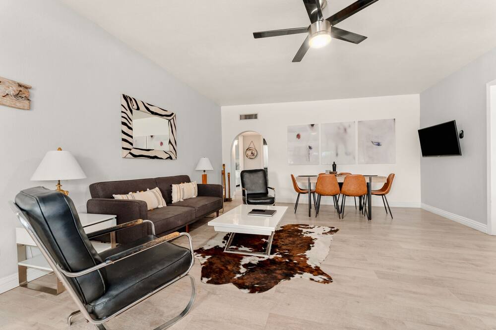 Photo of Livingroom in Morongo Valley