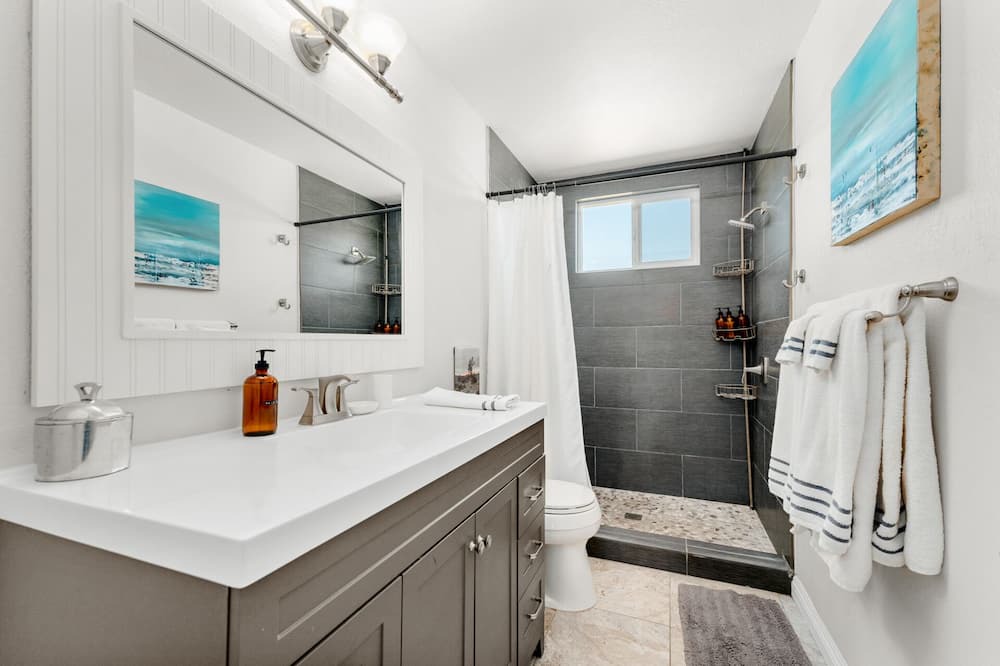Photo of Bathroom in Morongo Valley