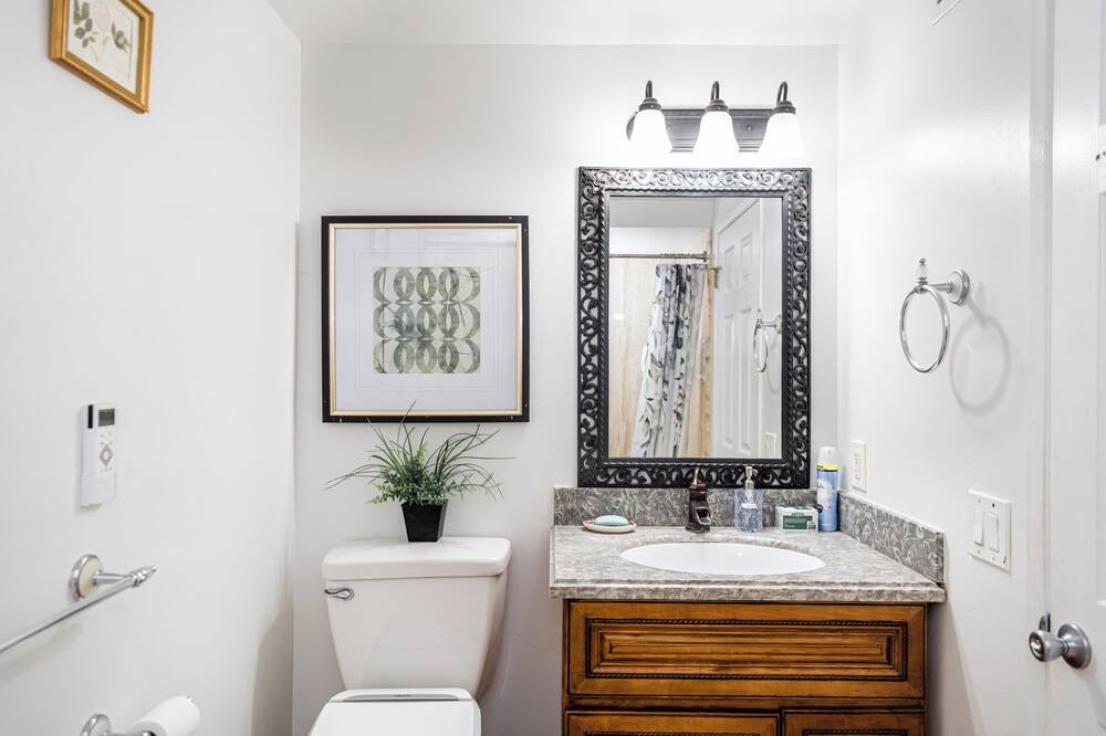 Photo of Bathroom in Walnut