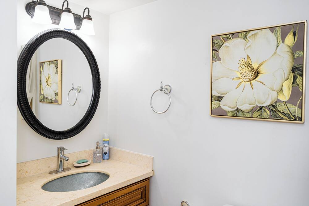 Photo of Bathroom in Walnut