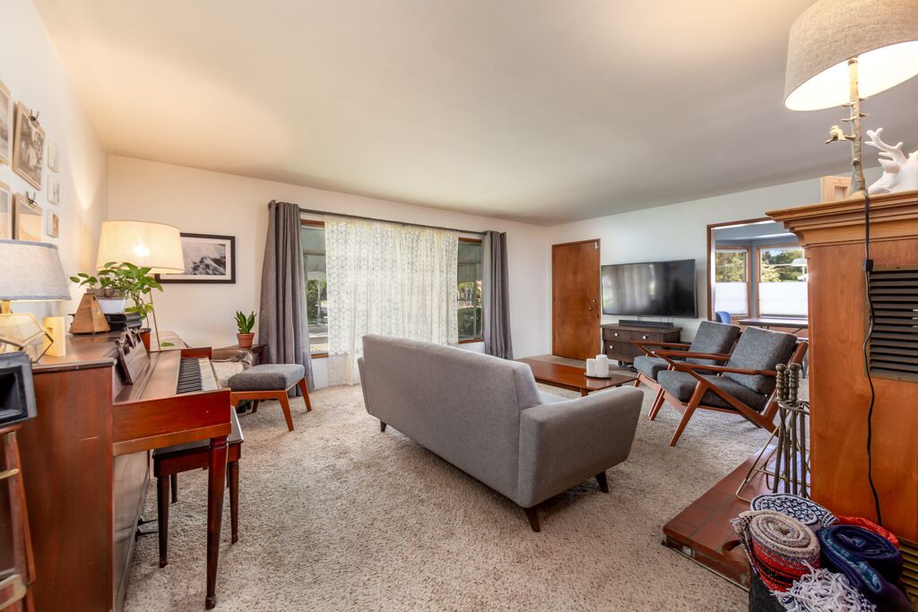 Photo of Livingroom in Northwest Anaheim