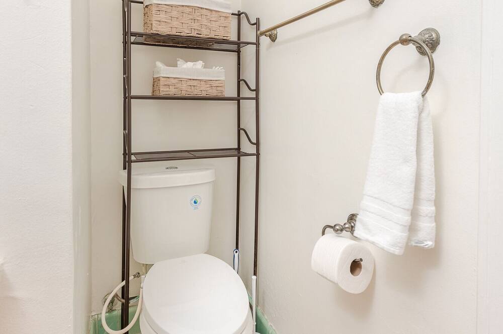 Photo of Bathroom in South Wrigley