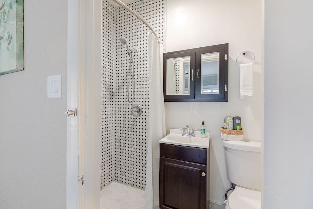 Photo of Bathroom in South Wrigley
