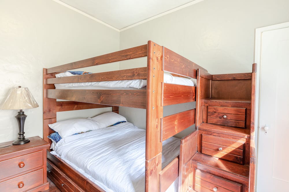 Photo of Bedroom in South Wrigley