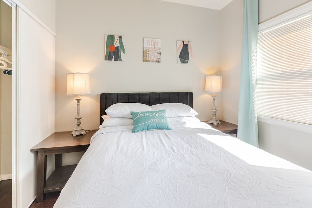 Photo of Bedroom in South Wrigley