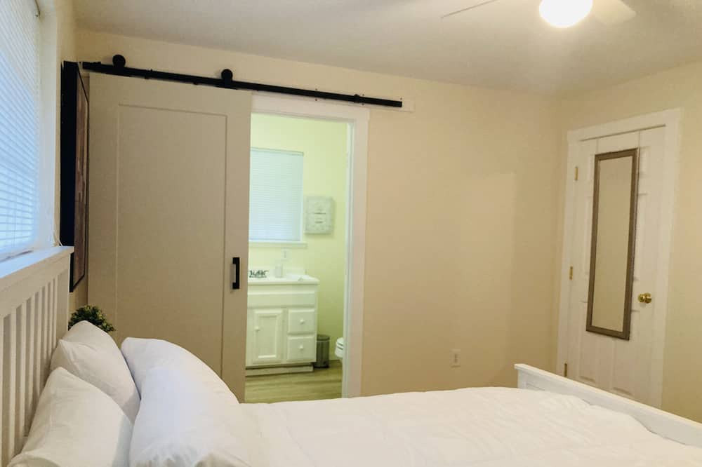 Photo of Bedroom in Shenandoah Valley