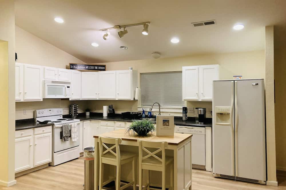 Photo of Kitchen in Shenandoah Valley