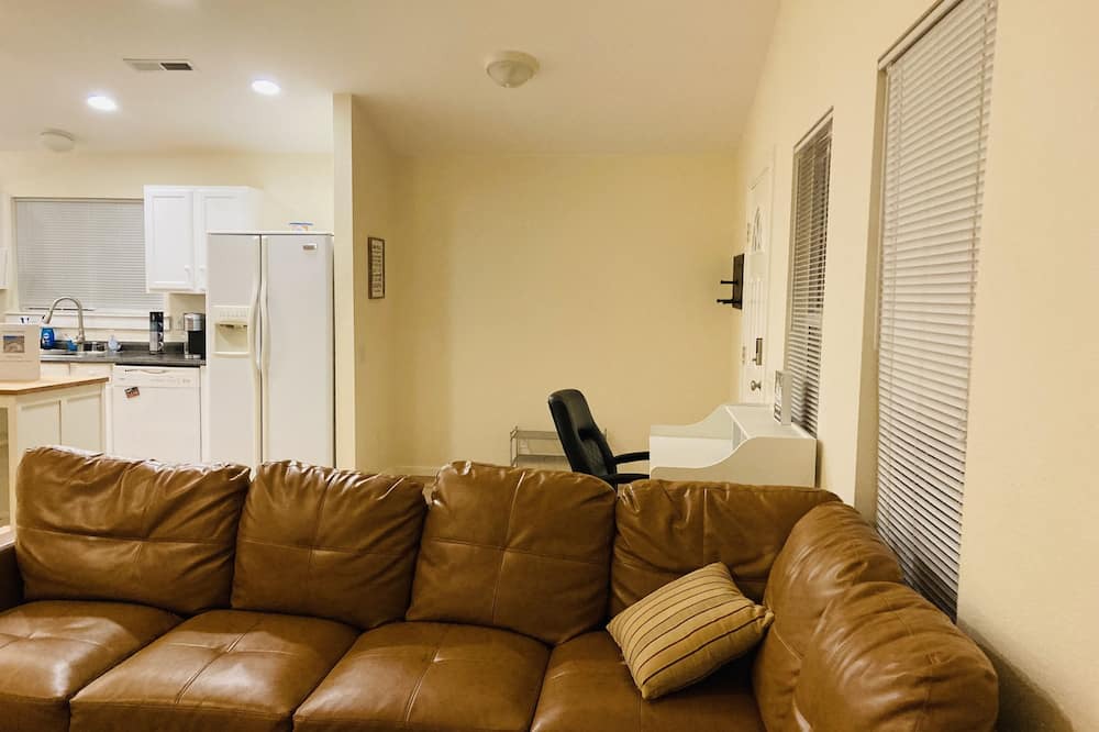 Photo of Livingroom in Shenandoah Valley