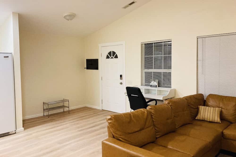 Photo of Livingroom in Shenandoah Valley