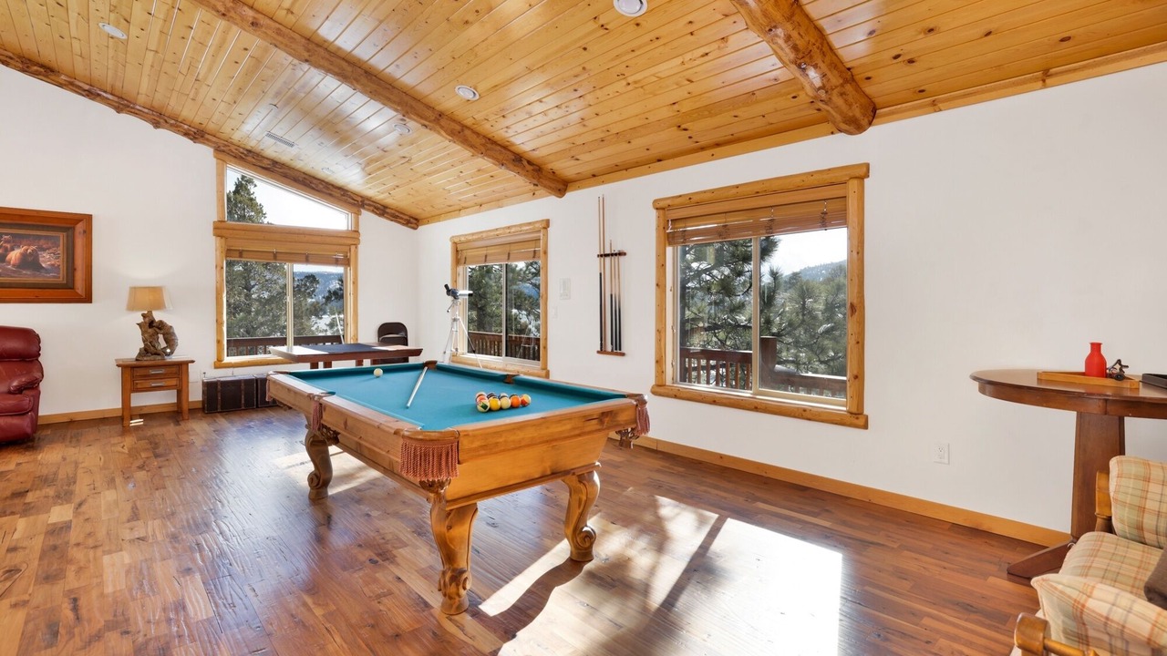 Photo of Bedroom in Fawnskin