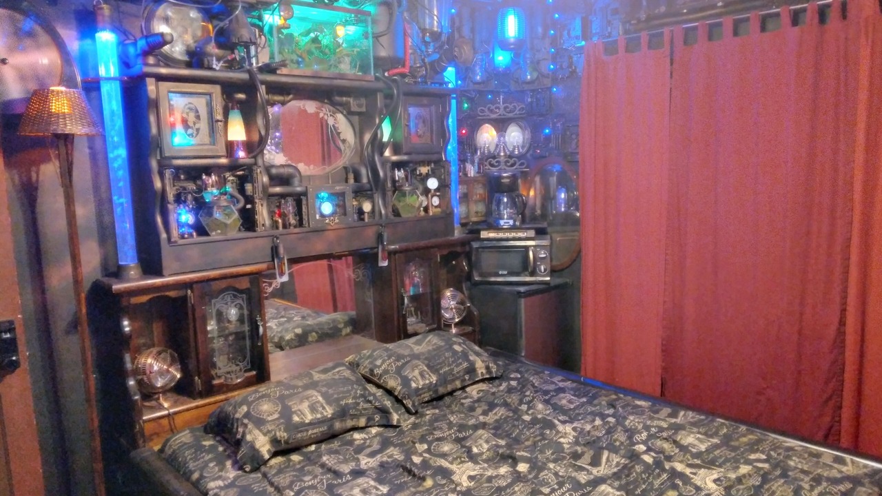 Photo of Bedroom in Valley Glen