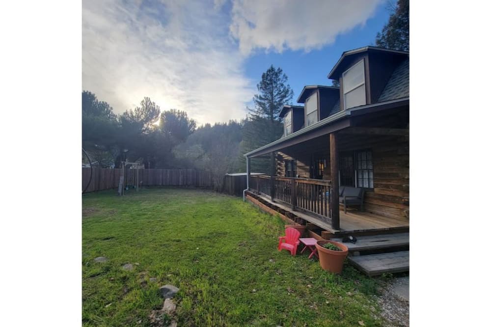 Photo of Outdoor in Benbow