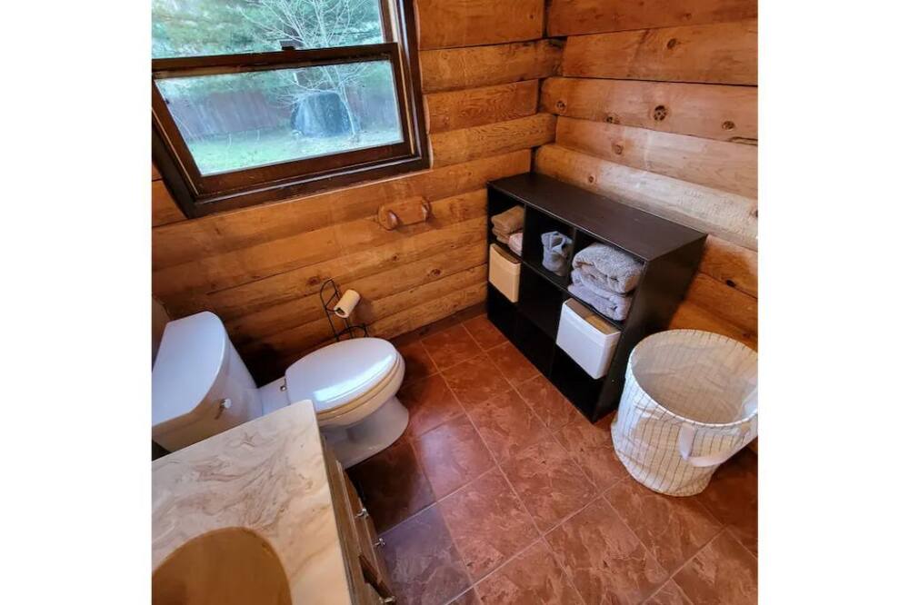 Photo of Bathroom in Benbow