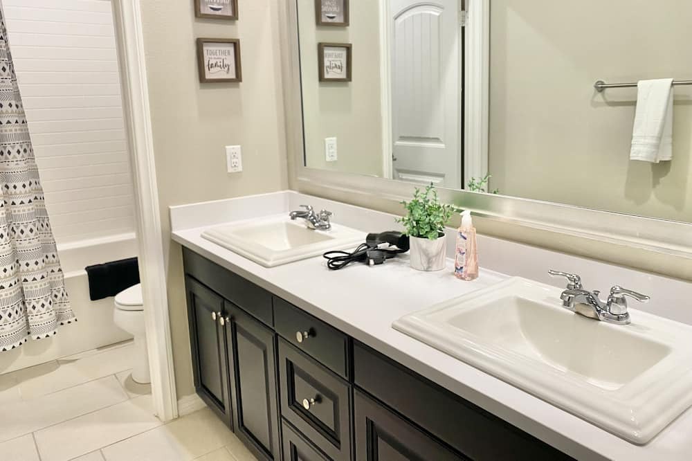 Photo of Bathroom in Mira Loma