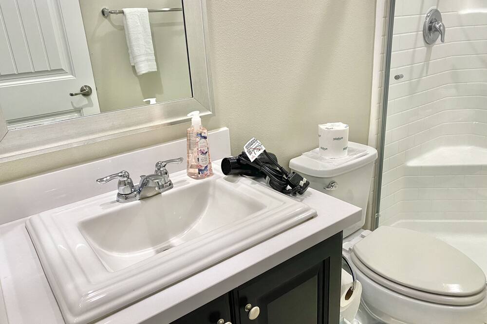 Photo of Bathroom in Mira Loma