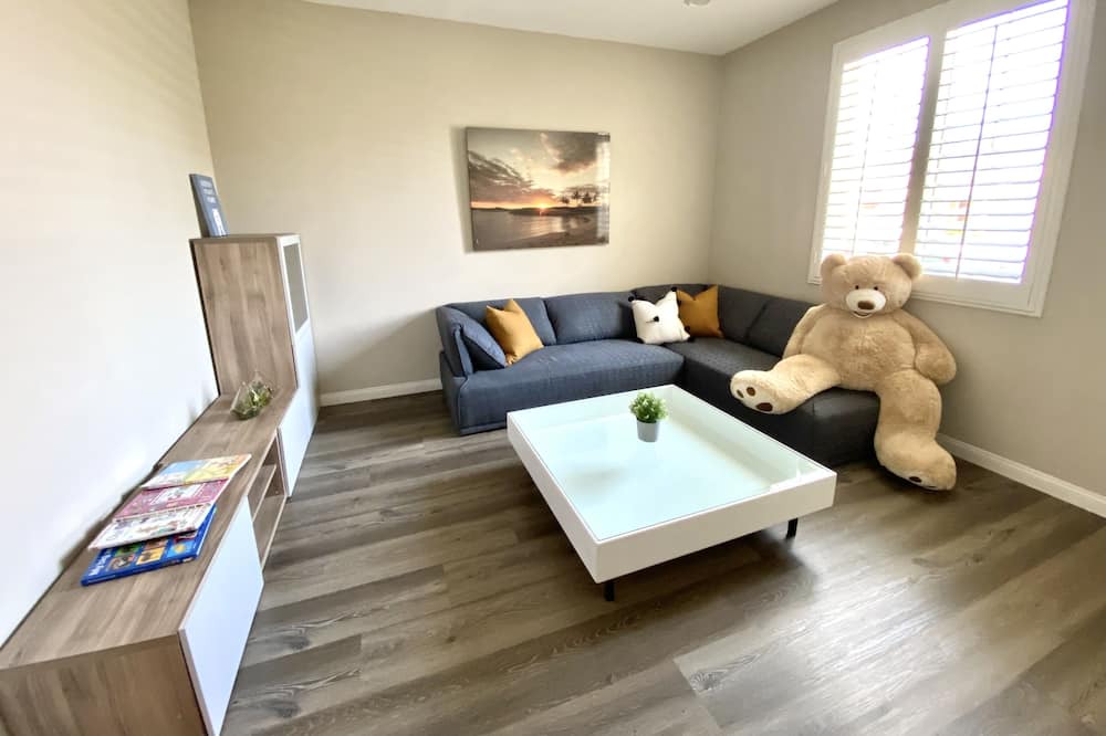 Photo of Livingroom in Mira Loma