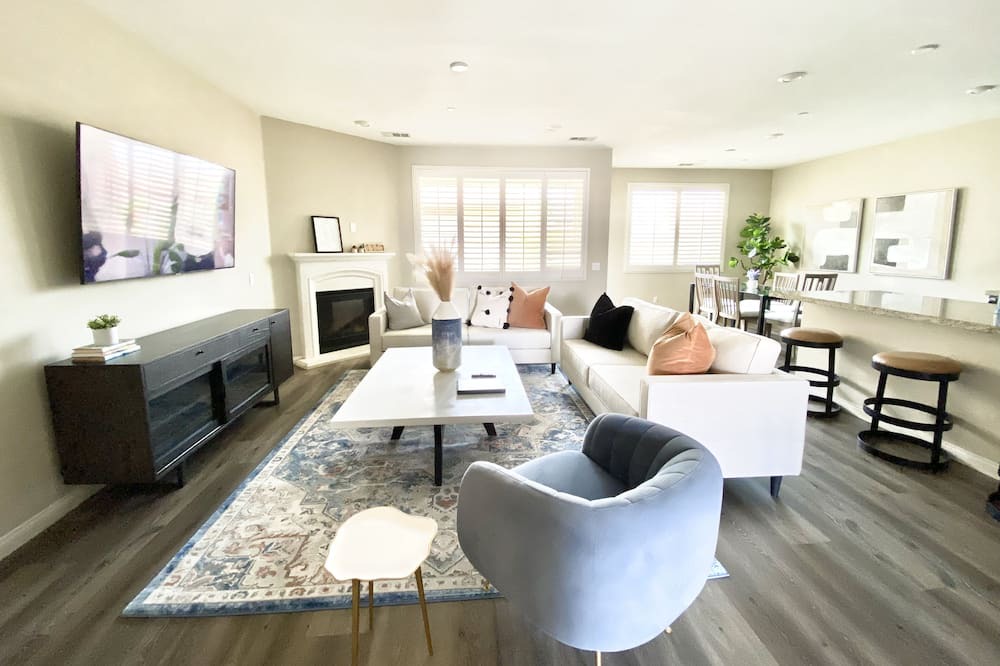 Photo of Livingroom in Mira Loma