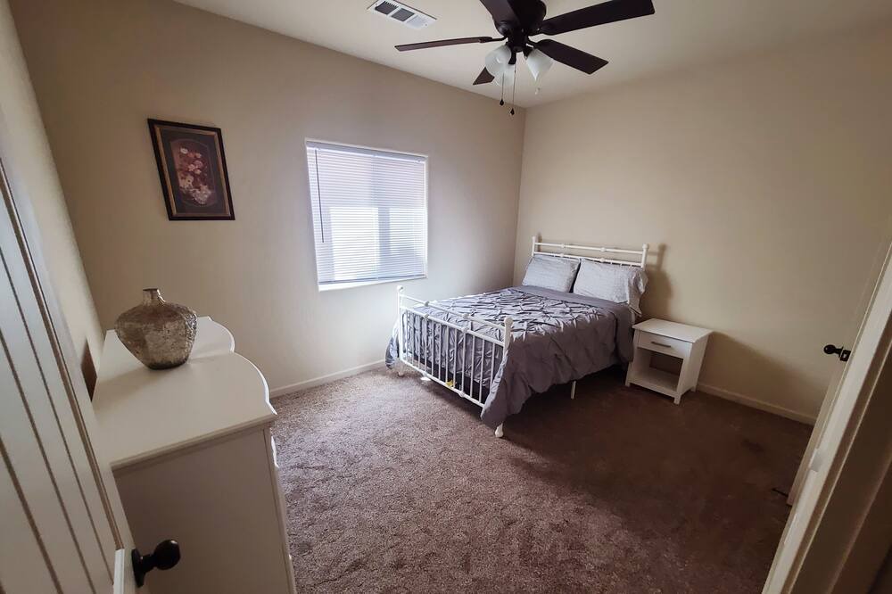 Photo of Bedroom in Porterville