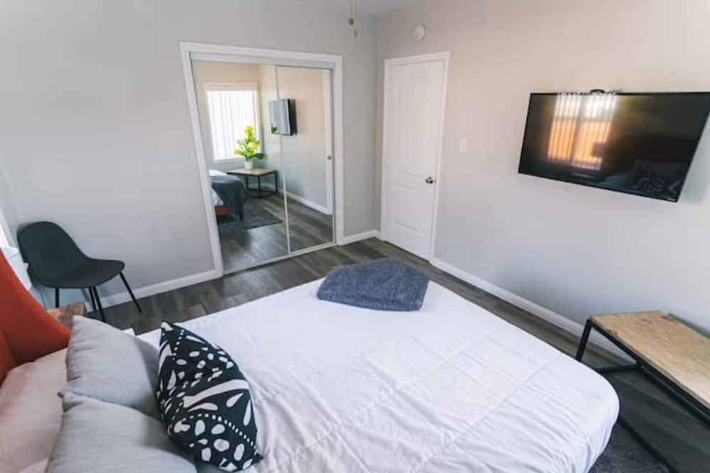 Photo of Bedroom in South Wrigley