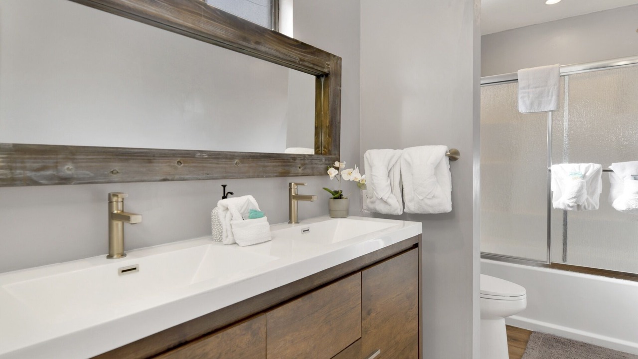 Photo of Bathroom in Whispering Forest